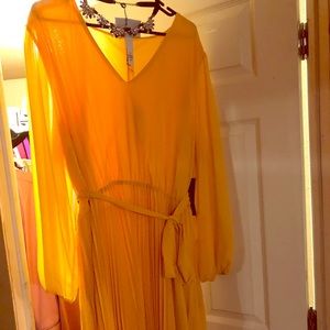 MAKE A OFFER MARILYN MONROE DRESS NEW WITH TAGS